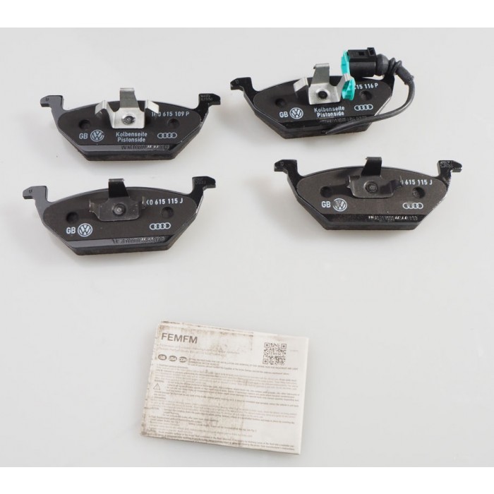 Снимка на 1 set: brake pads with wear indicator for disc brake VAG 1K0698151F за Seat Leon (1M1) 1.9 TDI - 90 коня дизел